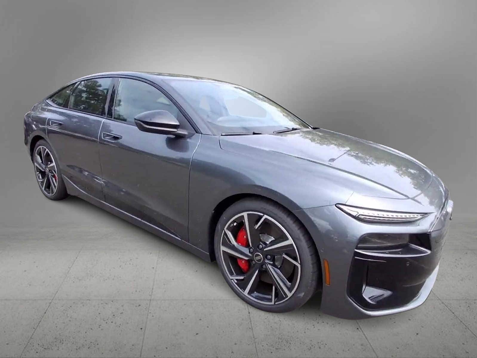 Thumbnail: 2025 Audi e-tron S - 2