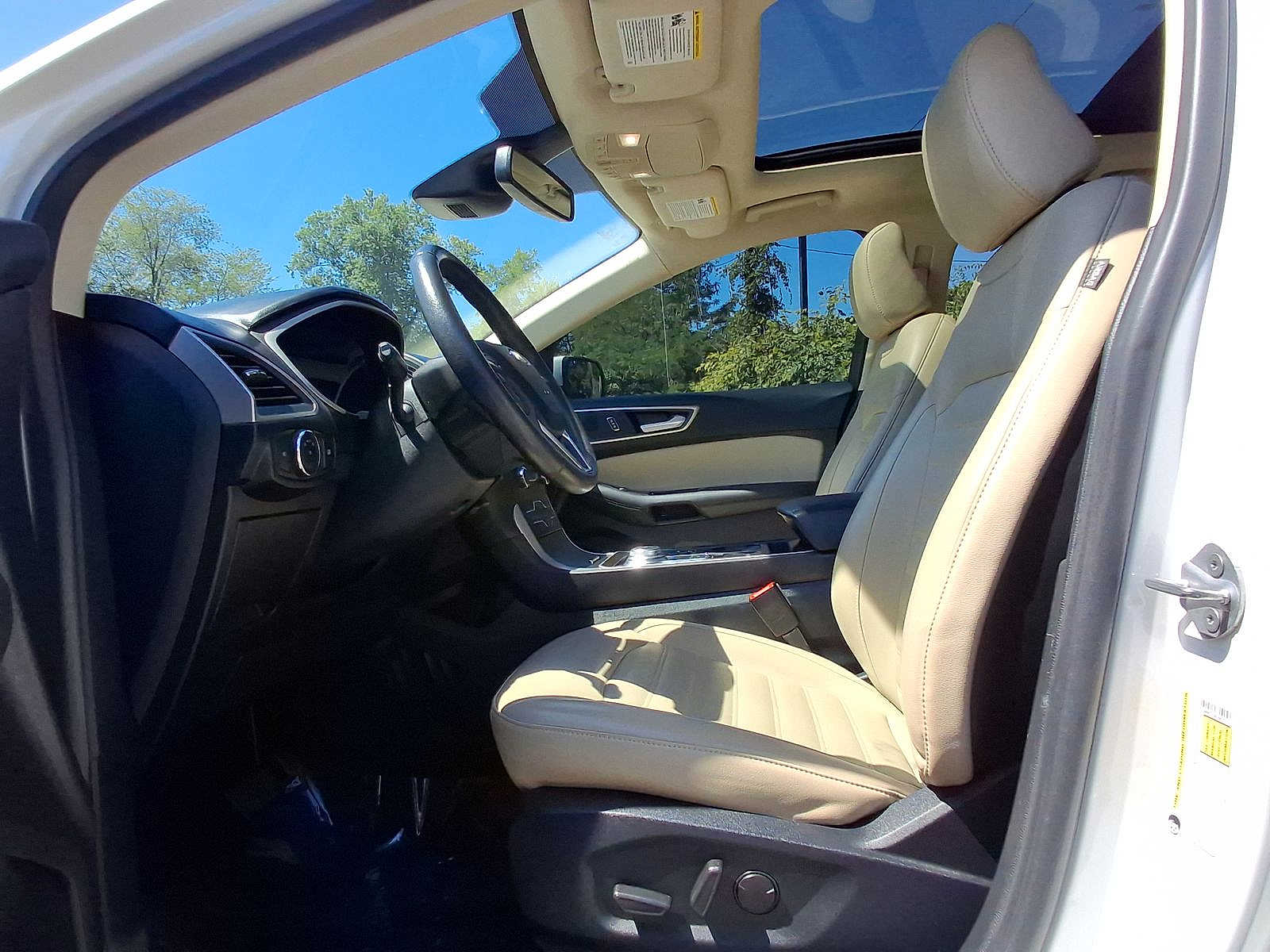 Thumbnail: 2020 Ford Edge - 10