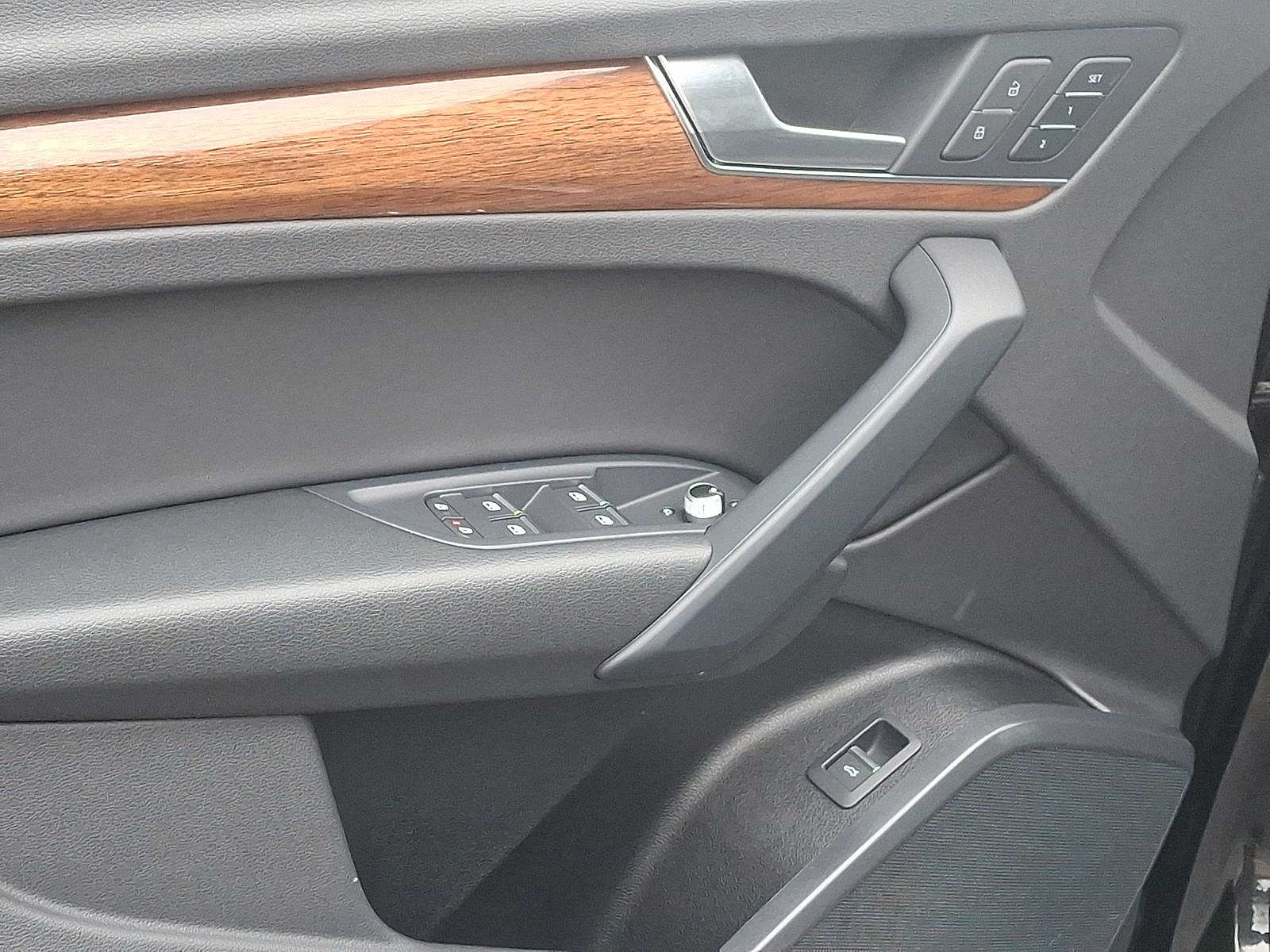 Thumbnail: 2023 Audi Q5 - 9