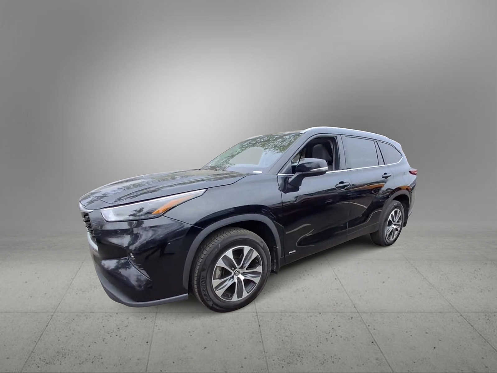 Thumbnail: 2022 Toyota Highlander - 4