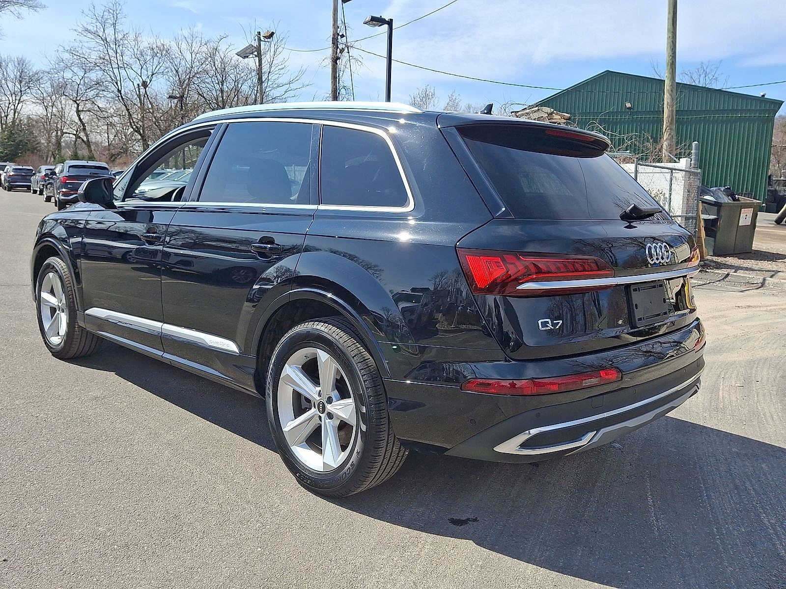 Thumbnail: 2023 Audi Q7 - 22