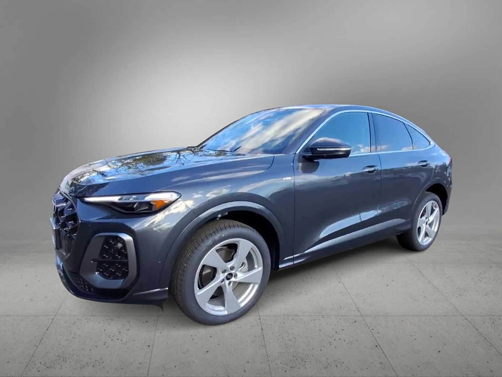 Thumbnail: 2025 Audi Q5 - 4