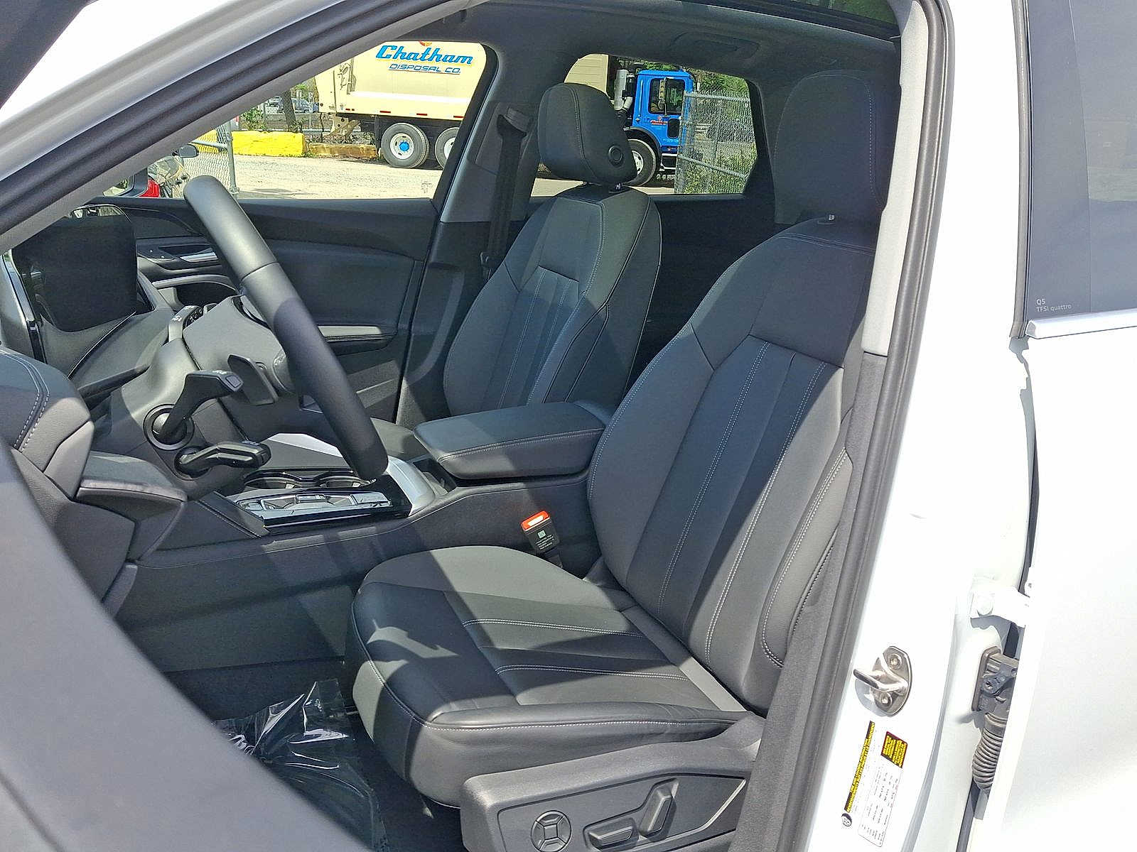 Thumbnail: 2025 Audi Q5 - 11