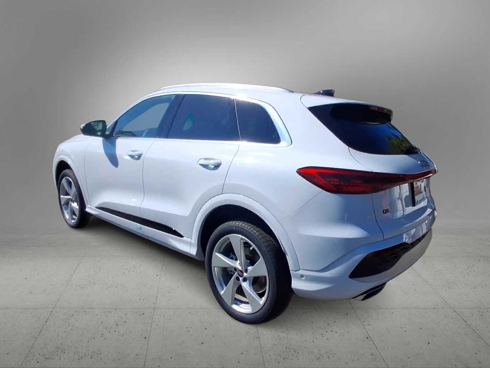 Thumbnail: 2025 Audi Q5 - 6