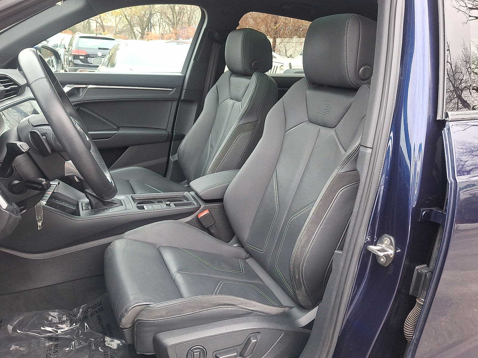 Thumbnail: 2022 Audi Q3 - 11