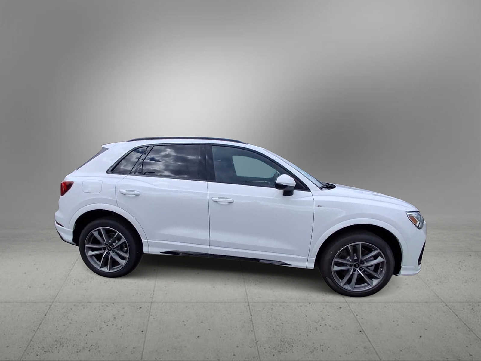 Thumbnail: 2025 Audi Q3 - 9