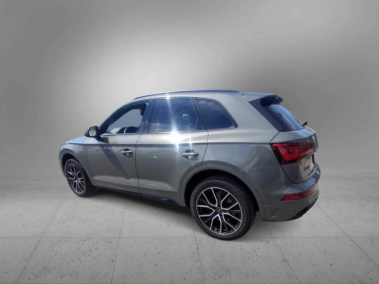 Thumbnail: 2023 Audi SQ5 - 6