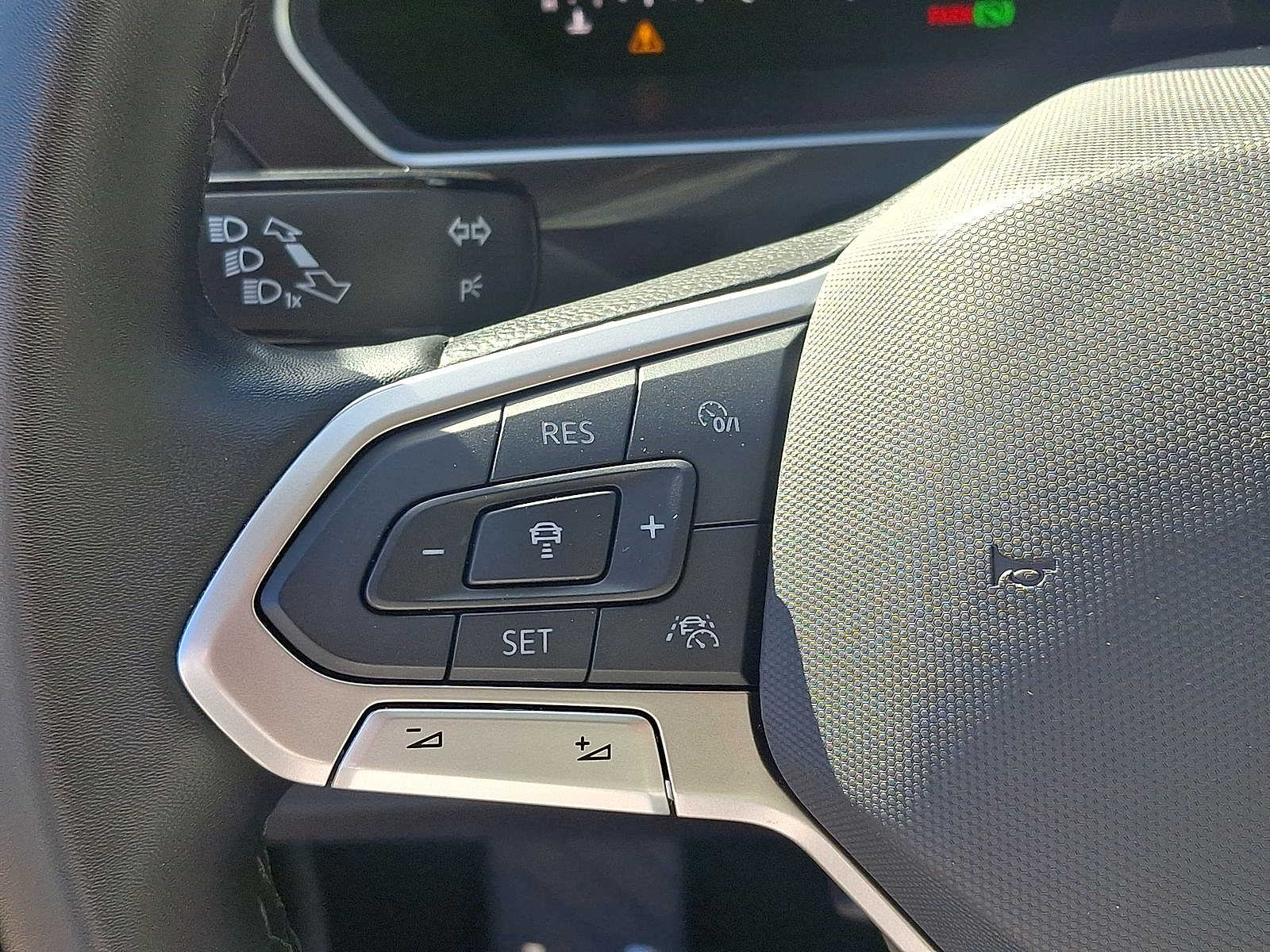 Thumbnail: 2024 Volkswagen Tiguan - 16