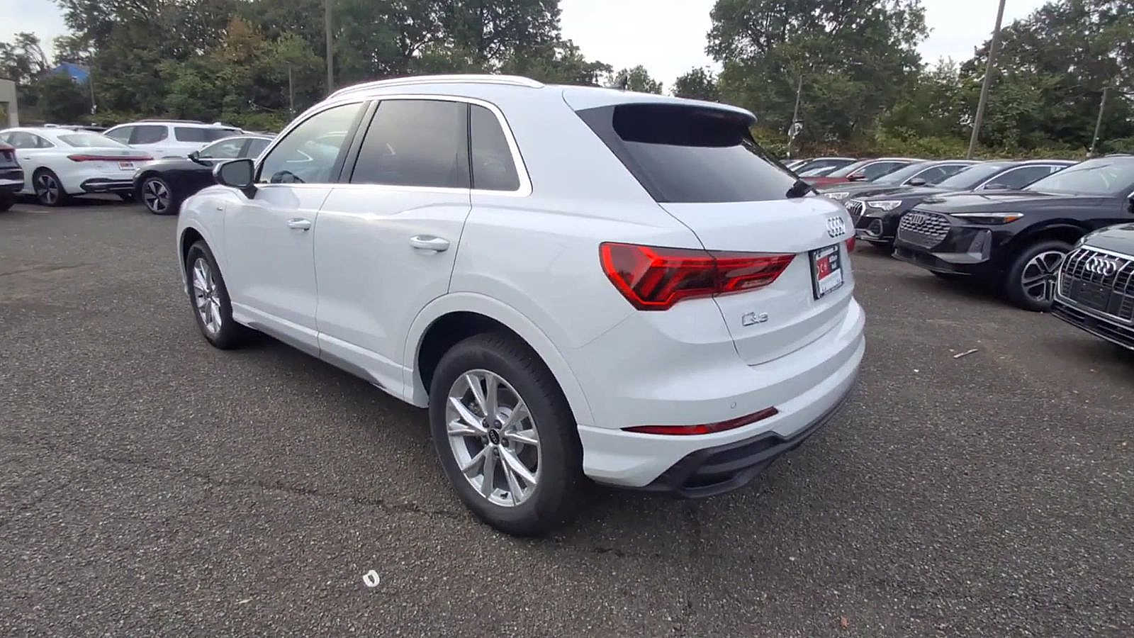 Thumbnail: 2025 Audi Q3 - 6