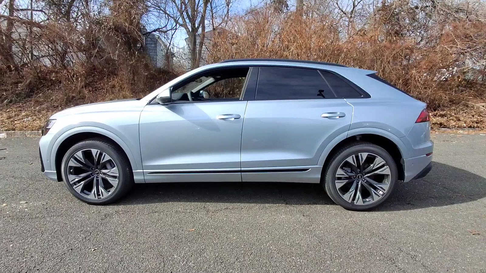 Thumbnail: 2025 Audi Q8 - 5
