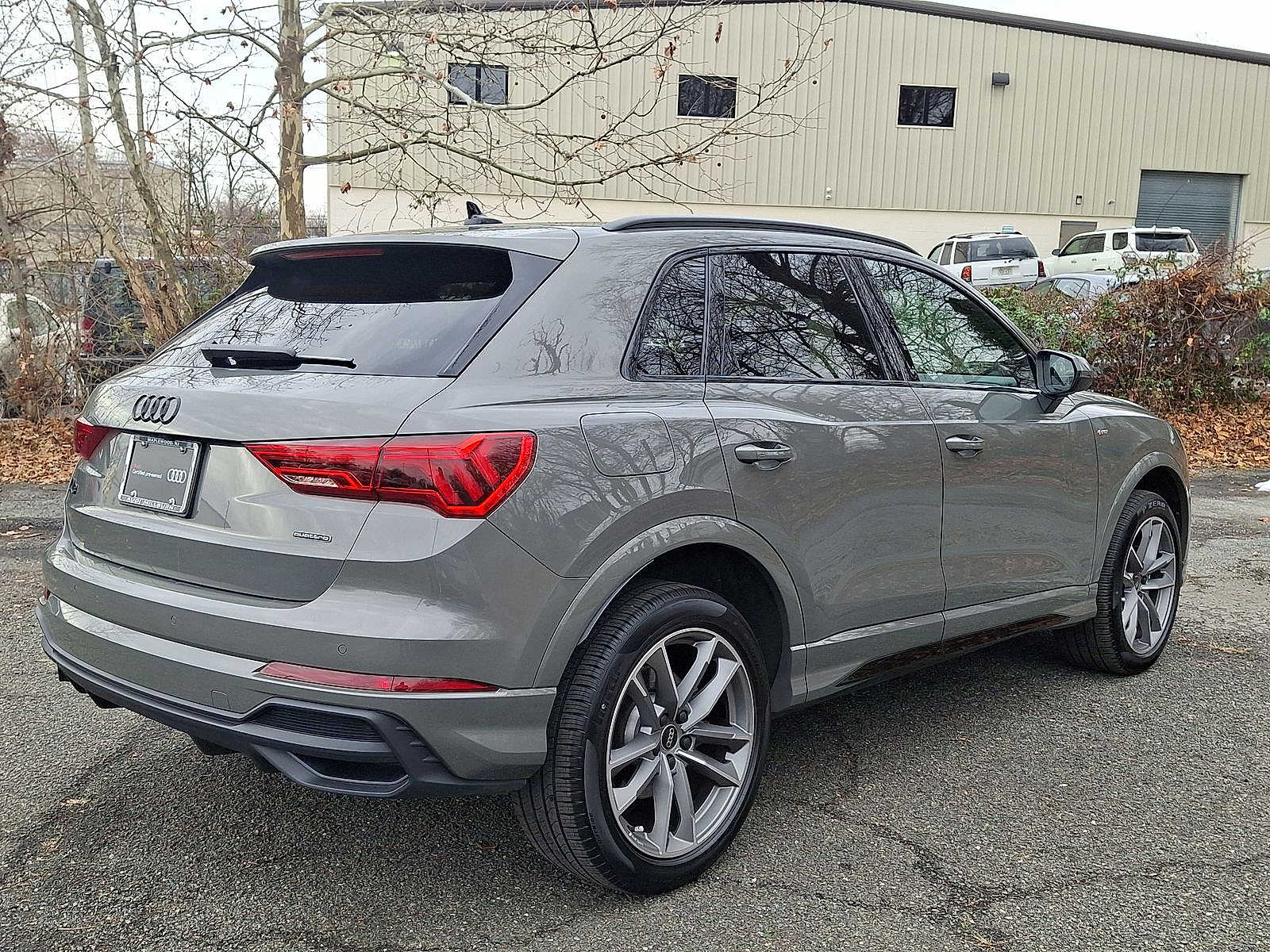 Thumbnail: 2025 Audi Q3 - 25