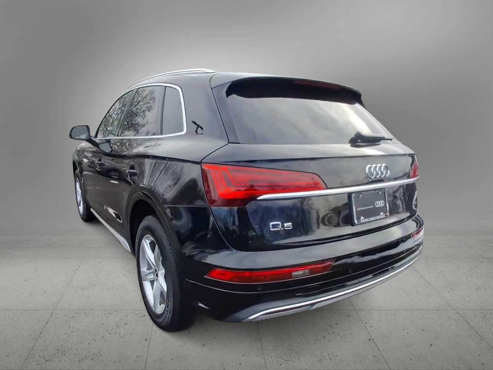 Thumbnail: 2023 Audi Q5 - 6
