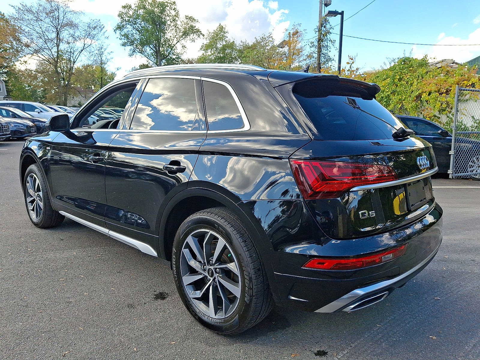 Thumbnail: 2023 Audi Q5 - 22