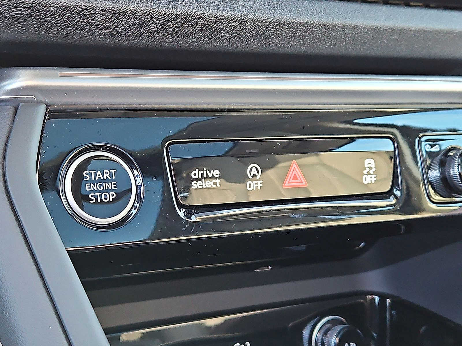 Thumbnail: 2025 Audi Q5 - 19