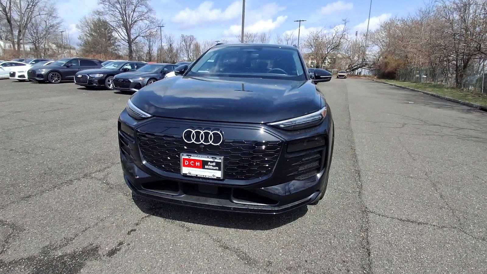 Thumbnail: 2025 Audi Q6 e-tron - 3