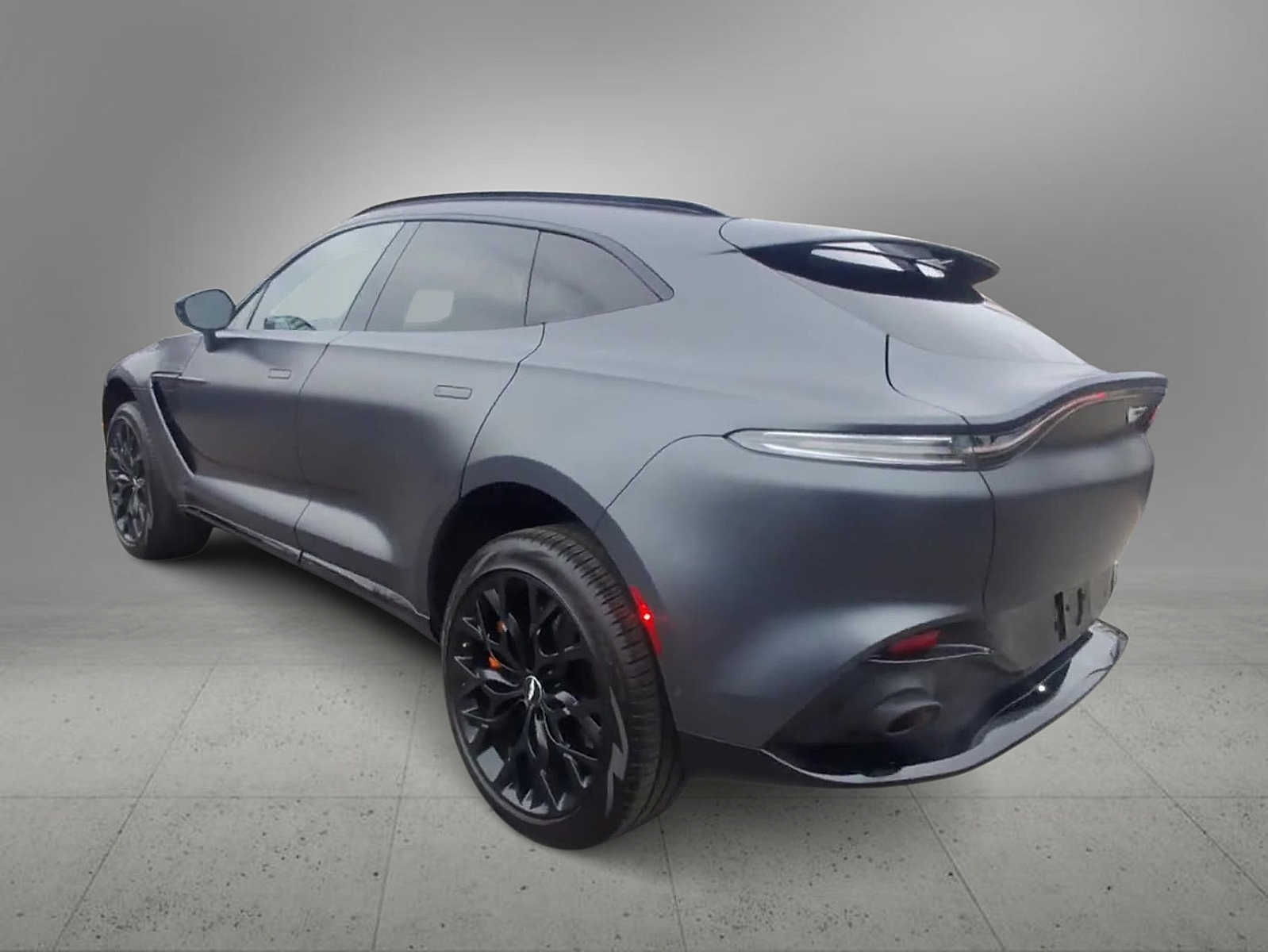 Thumbnail: 2021 Aston Martin DBX - 6