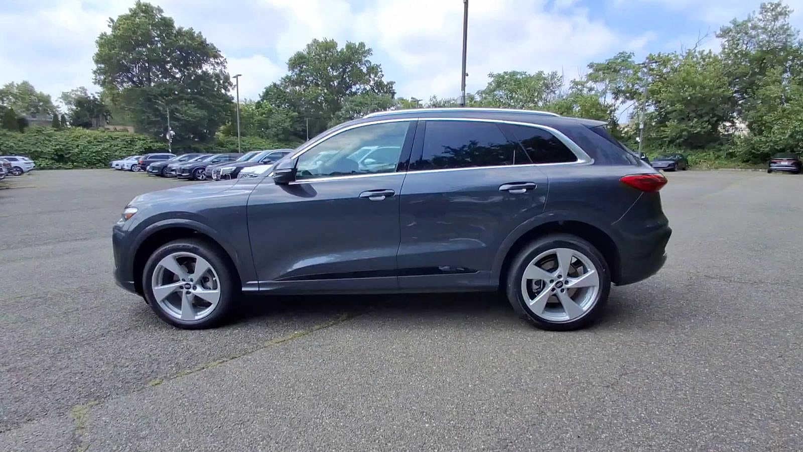 Thumbnail: 2025 Audi Q5 - 5