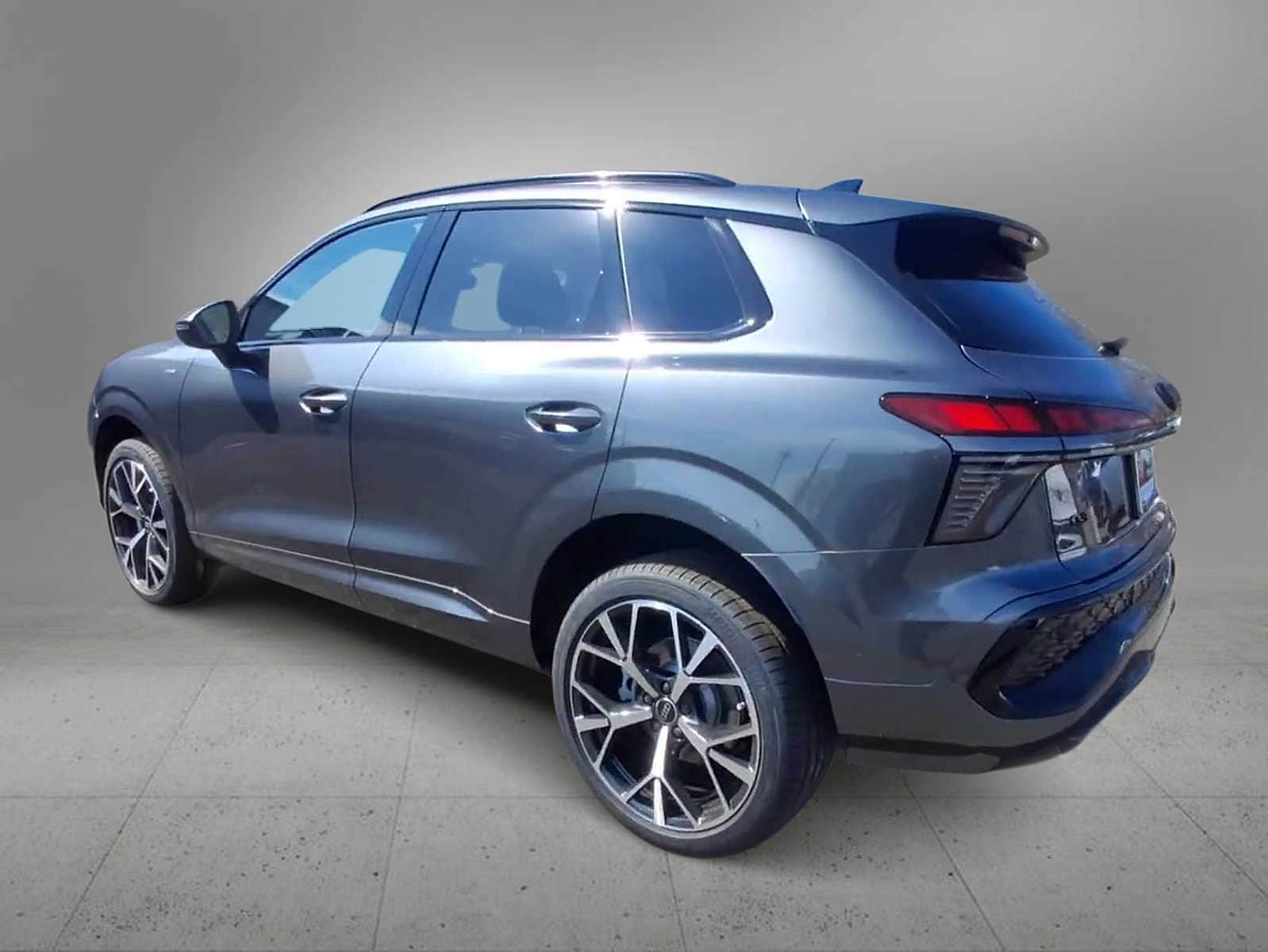 Thumbnail: 2026 Audi Q3 - 6