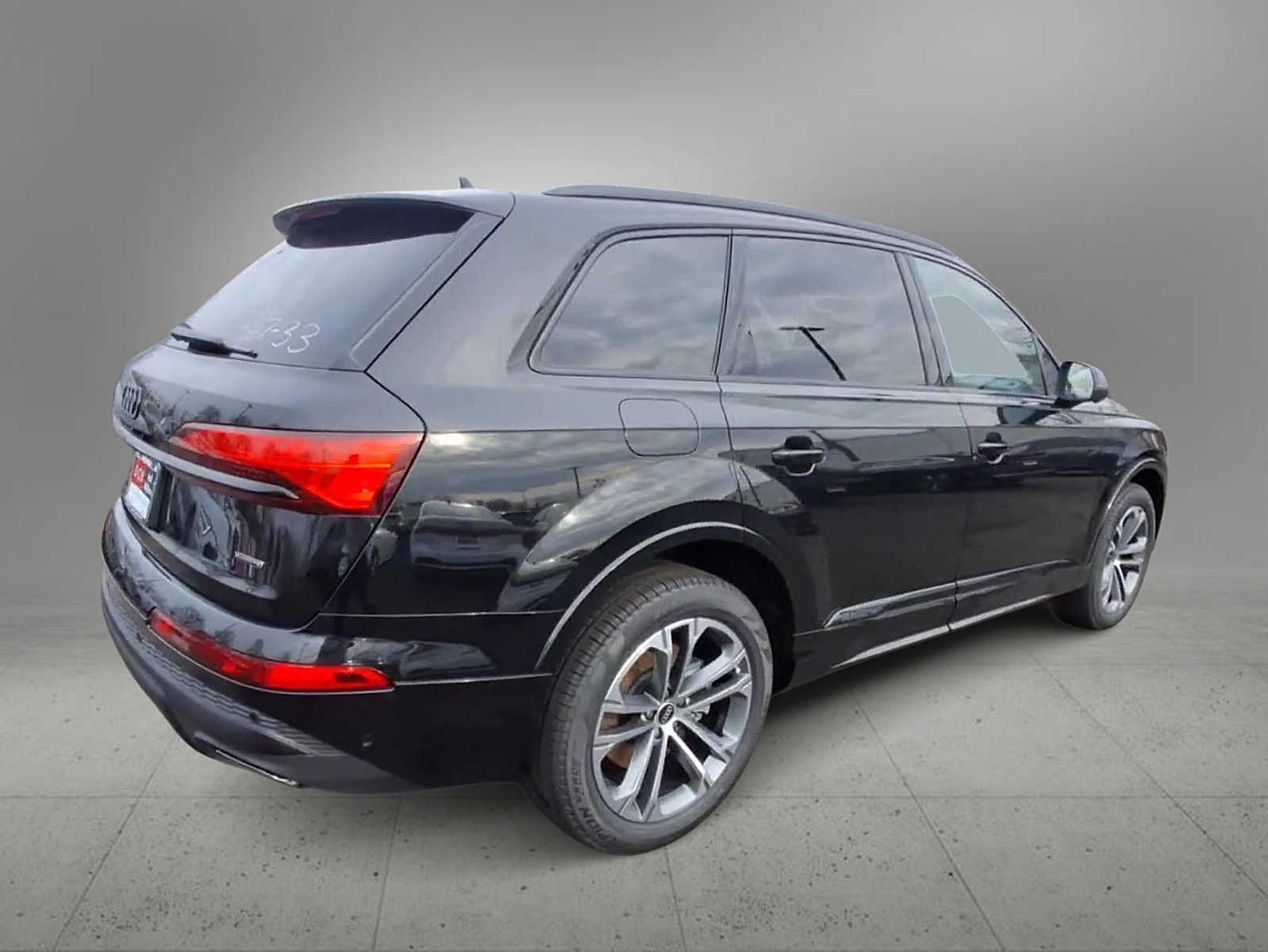 Thumbnail: 2026 Audi Q7 - 8