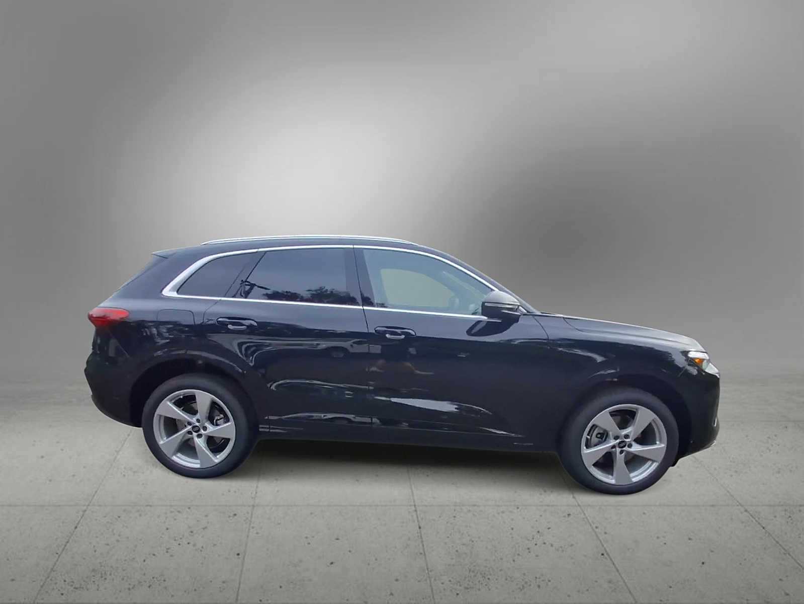 Thumbnail: 2025 Audi Q5 - 9