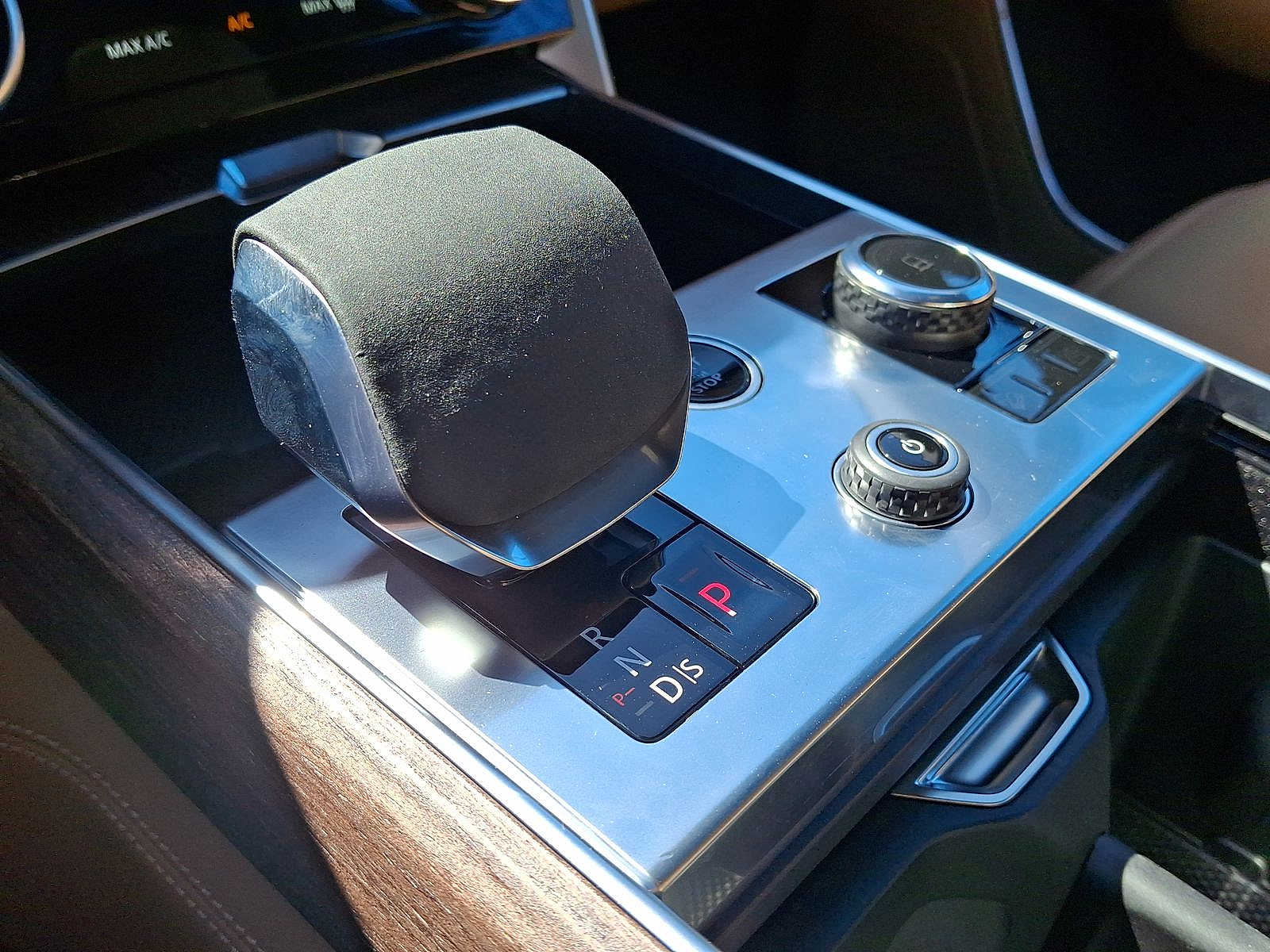 Thumbnail: 2023 Land Rover Range Rover - 12