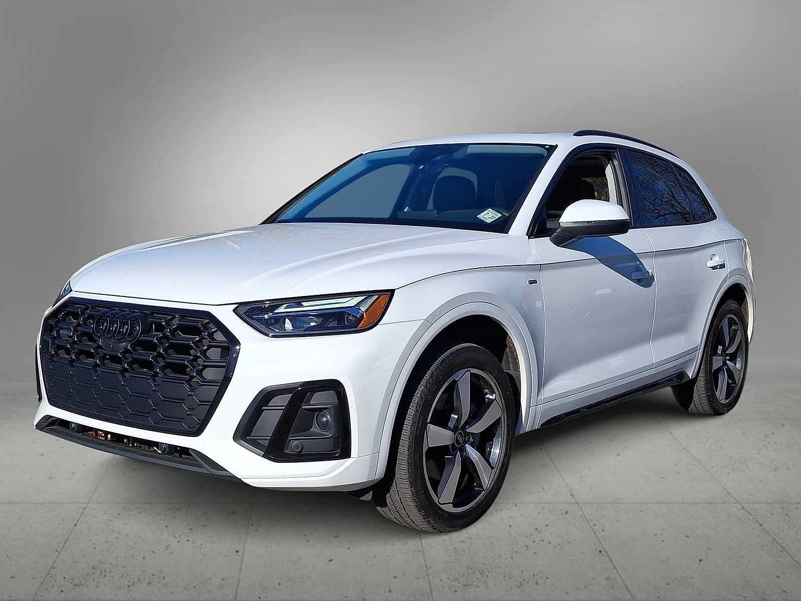 Thumbnail: 2022 Audi Q5 - 1