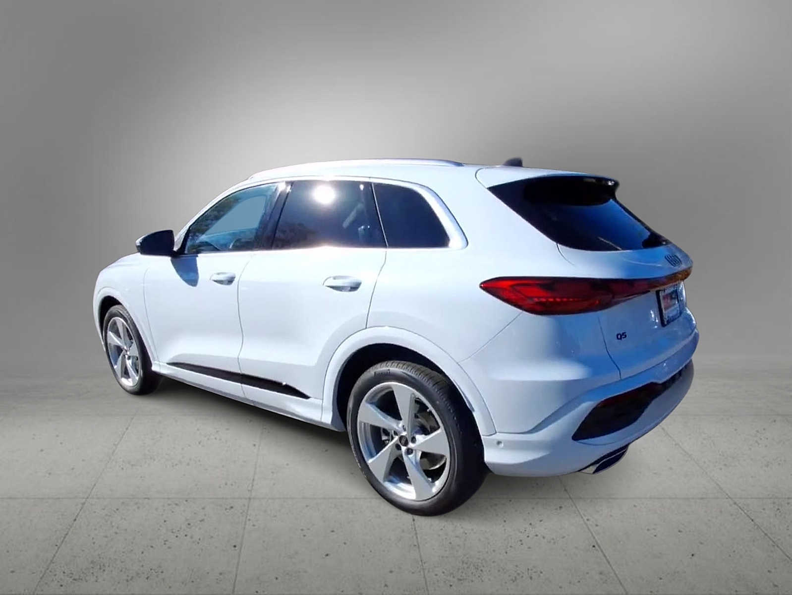 Thumbnail: 2025 Audi Q5 - 6