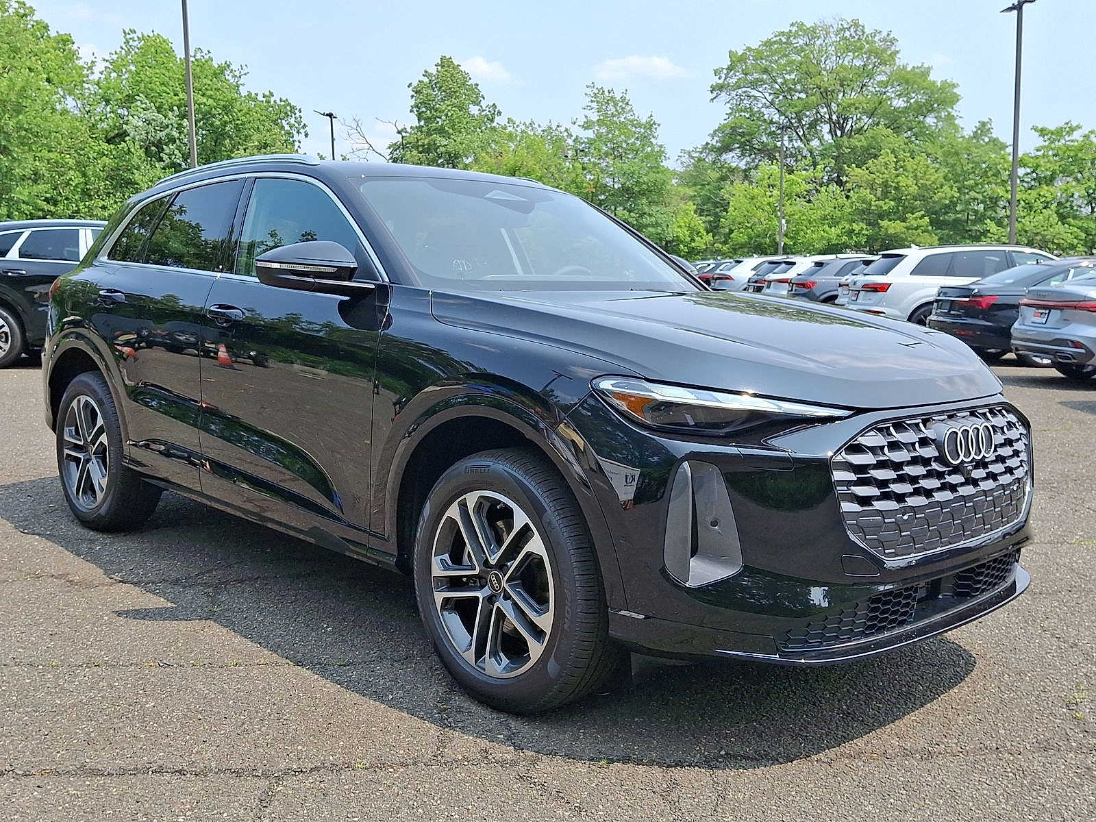 Thumbnail: 2025 Audi Q5 - 10