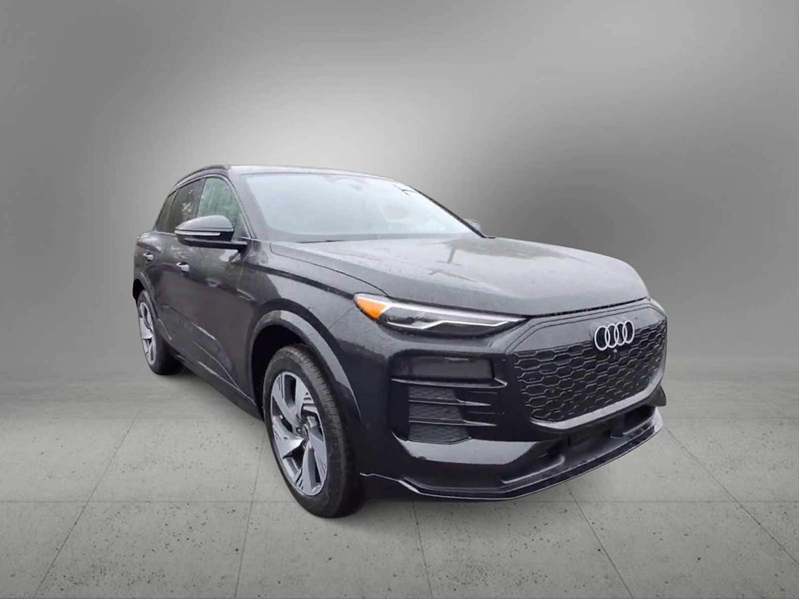 Thumbnail: 2025 Audi Q6 e-tron - 2
