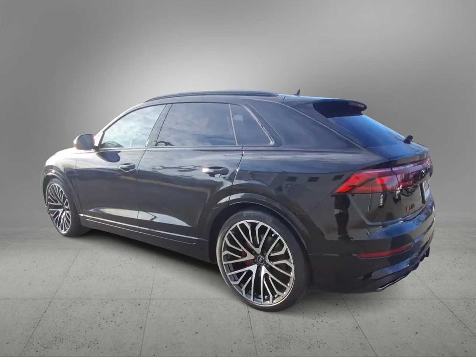 Thumbnail: 2026 Audi SQ8 - 6