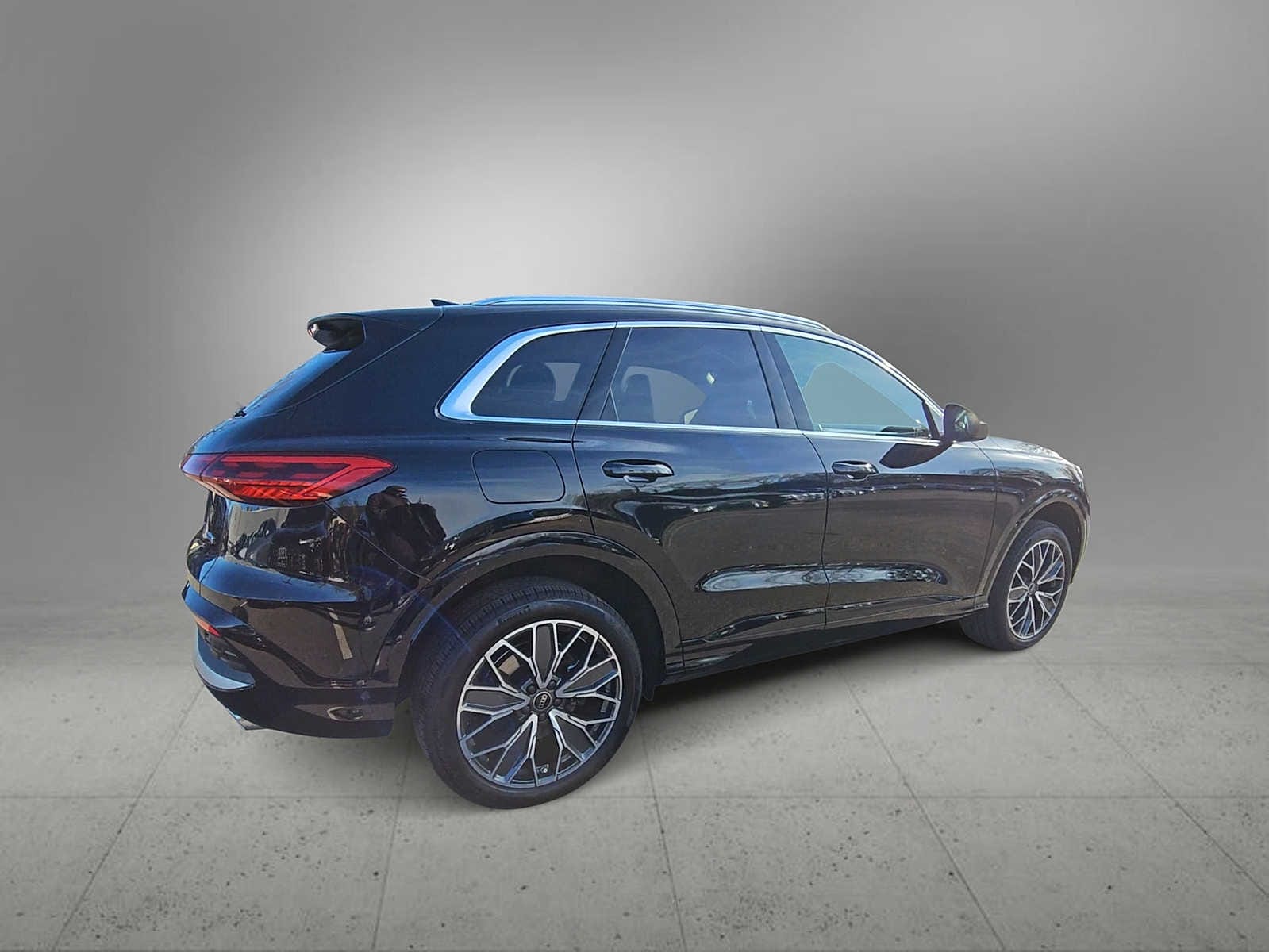 Thumbnail: 2025 Audi Q5 - 8