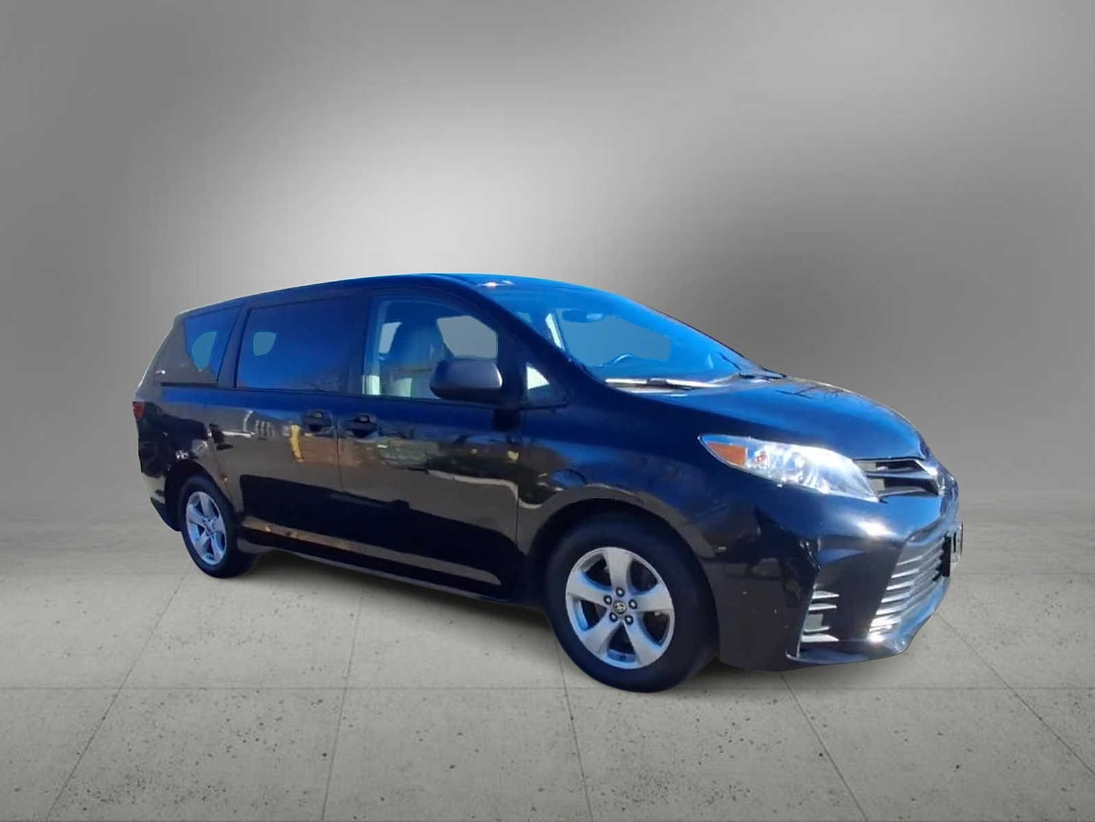 Thumbnail: 2020 Toyota Sienna - 2
