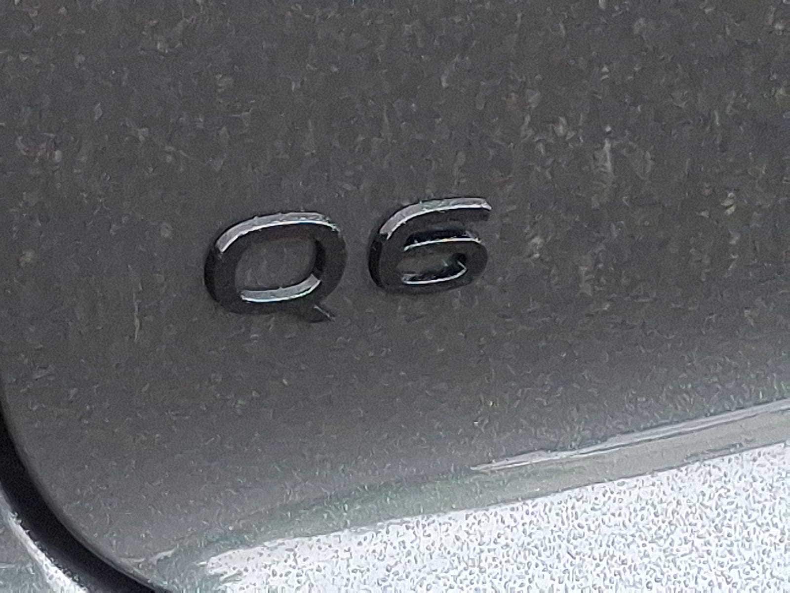 Thumbnail: 2025 Audi Q6 e-tron - 17