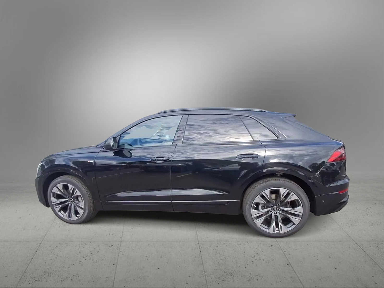 Thumbnail: 2026 Audi Q8 - 5