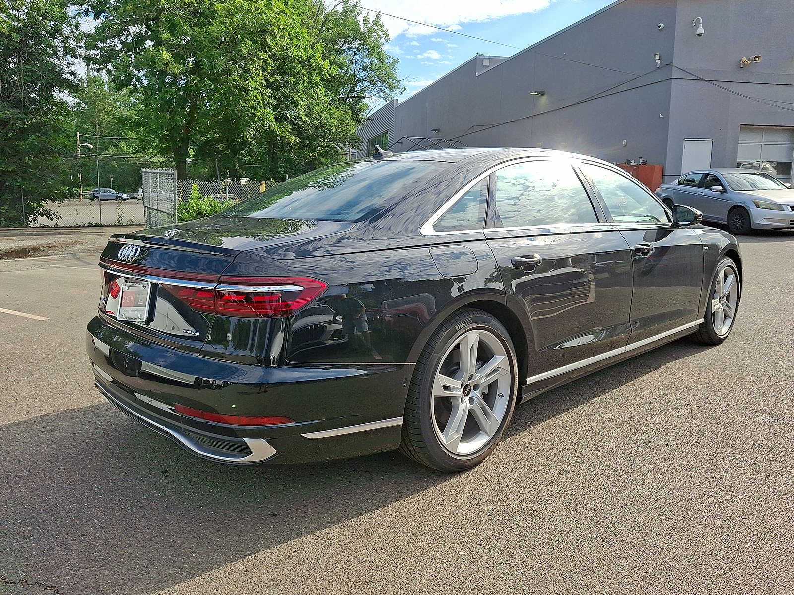 Thumbnail: 2025 Audi A8 - 12