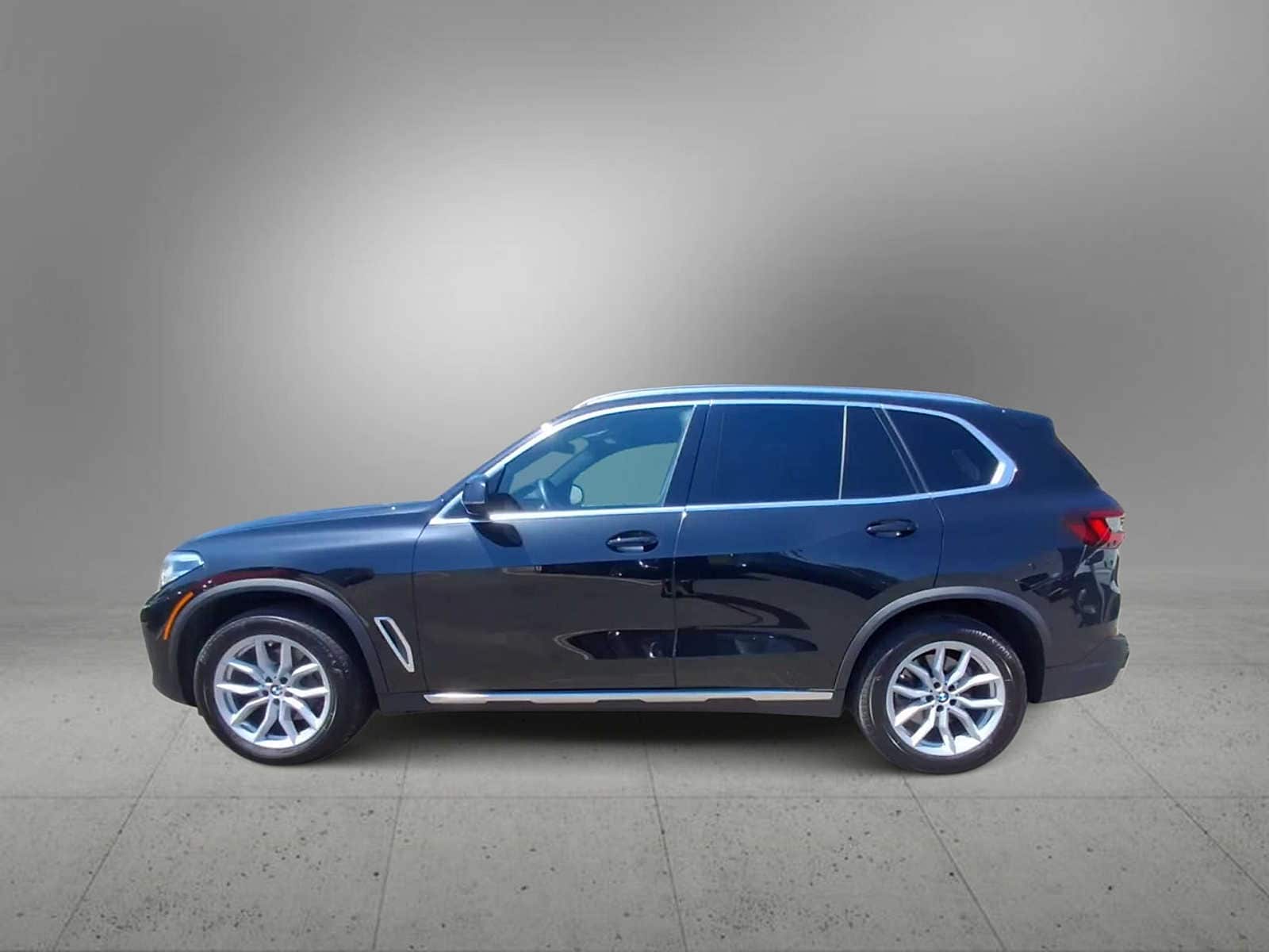 Thumbnail: 2022 BMW X5 - 5