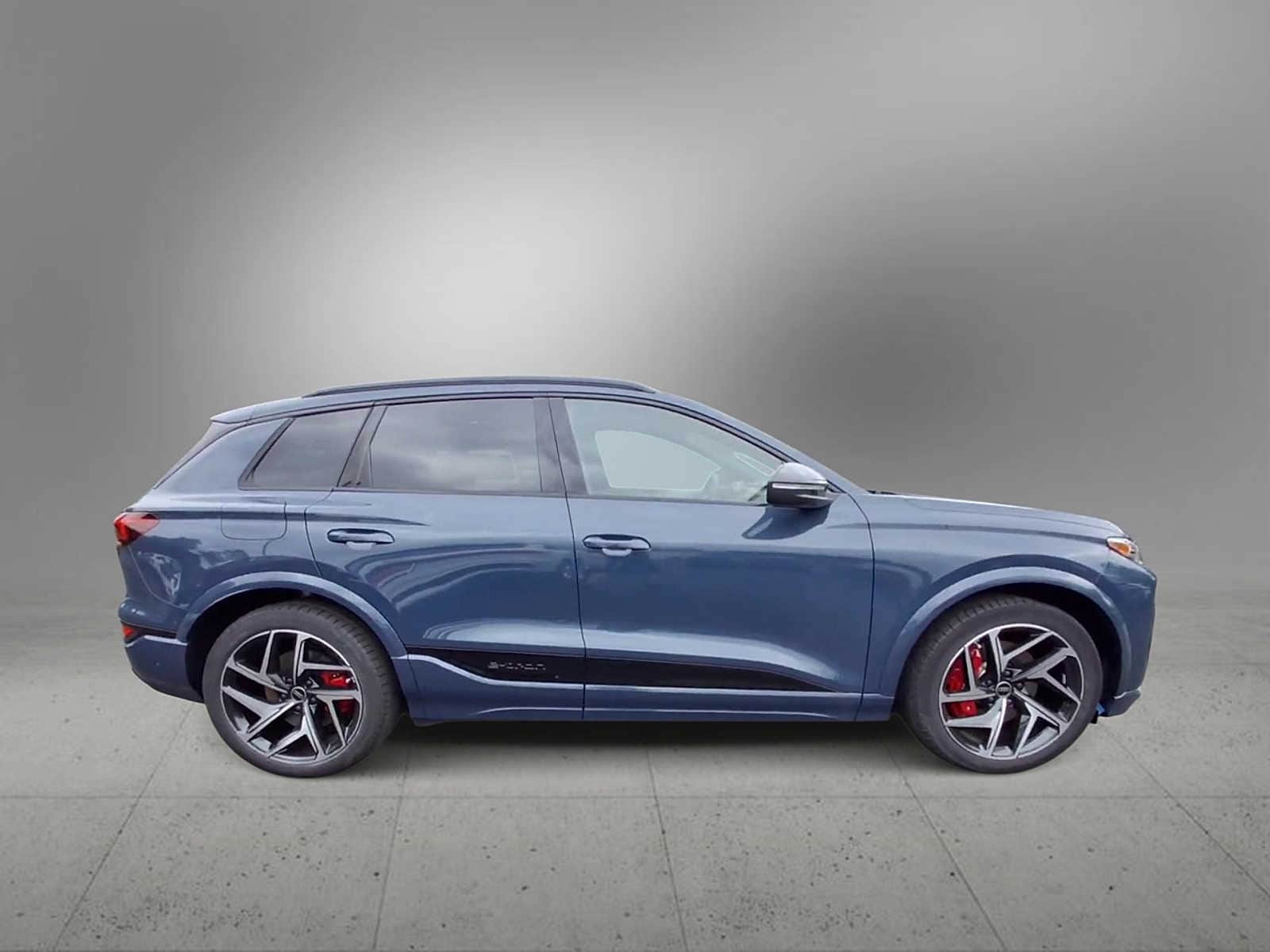 Thumbnail: 2025 Audi SQ6 e-tron - 9