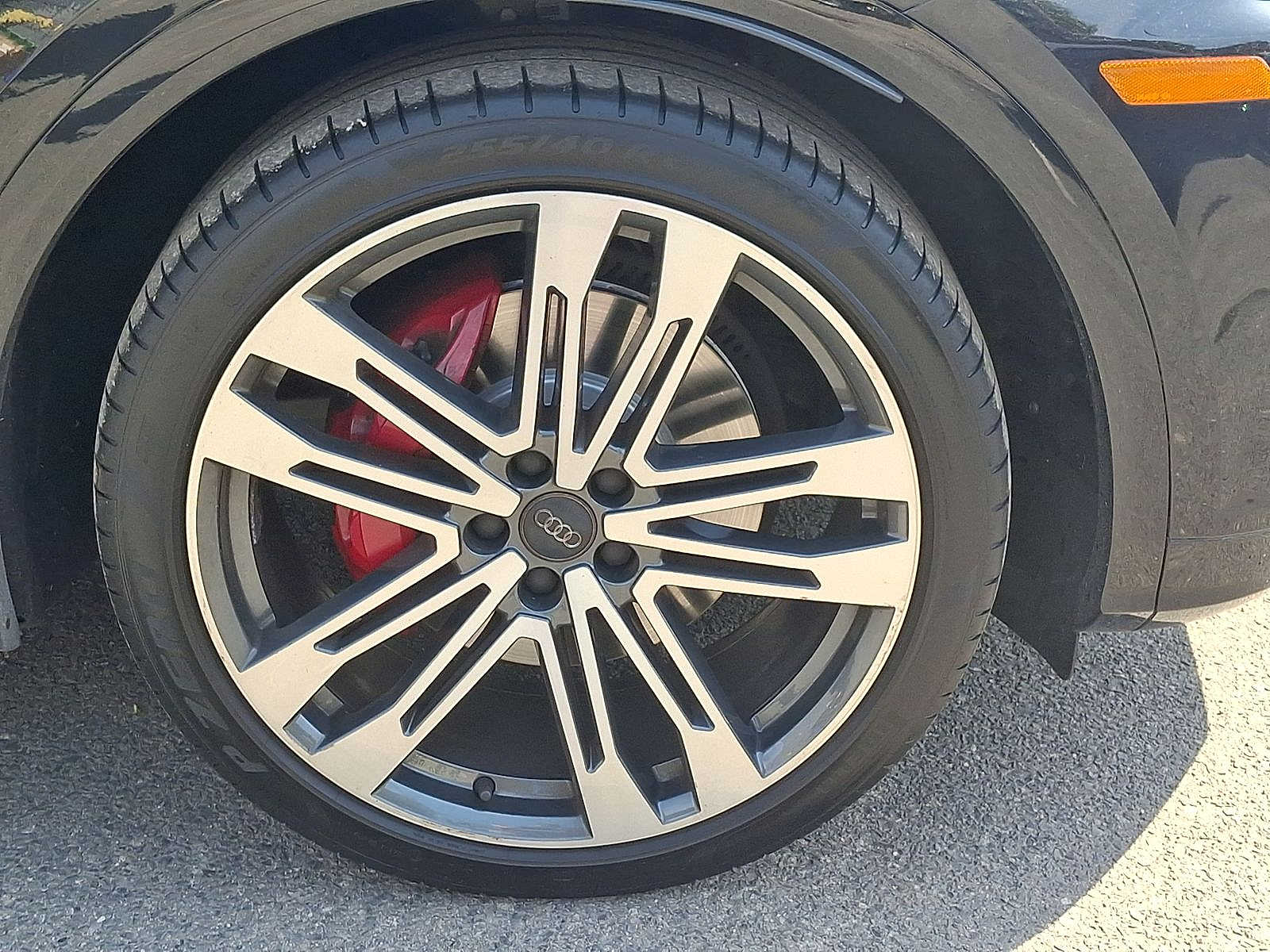 Thumbnail: 2020 Audi SQ5 - 27