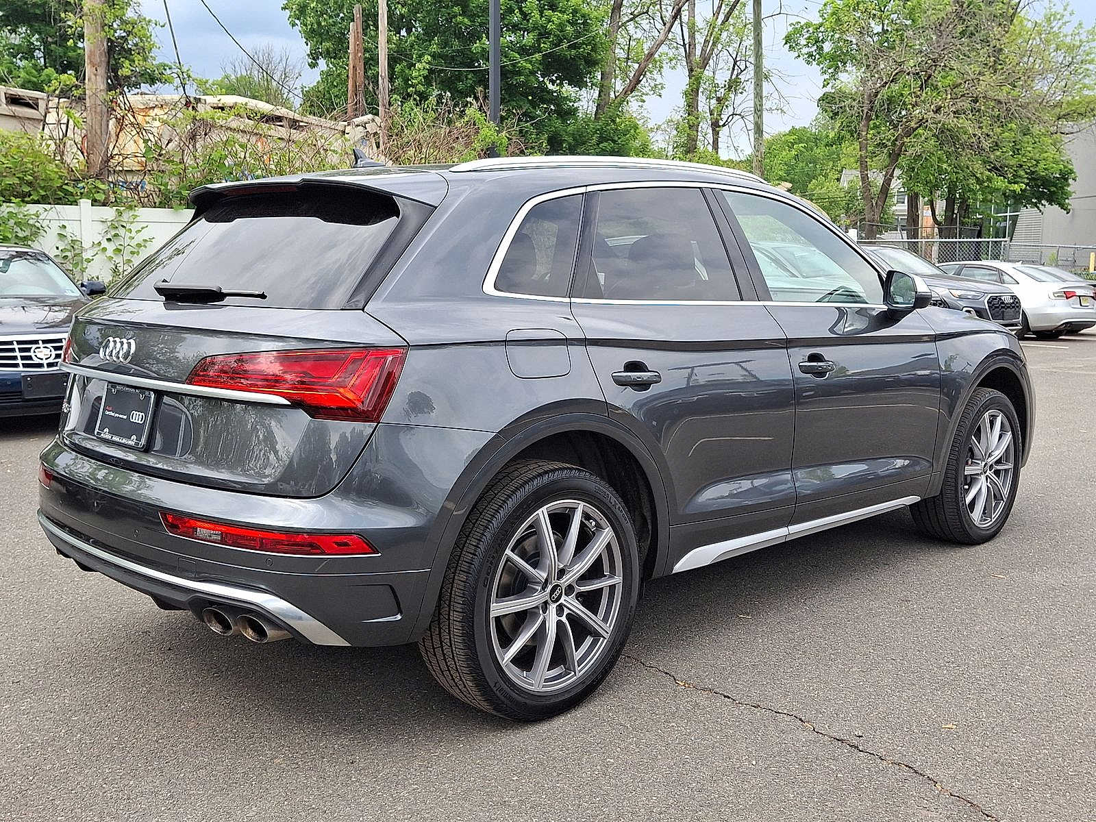 Thumbnail: 2023 Audi SQ5 - 21
