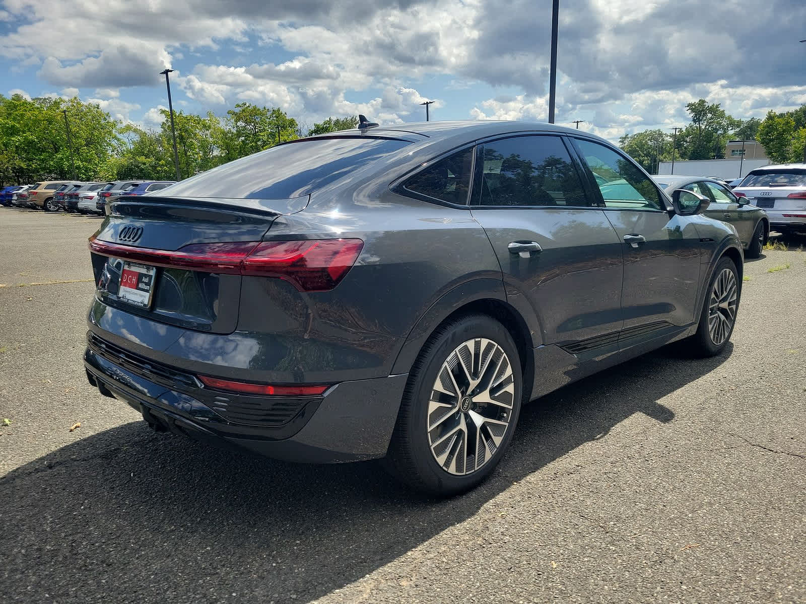 2024 Audi Q8 e-tron Prestige 12