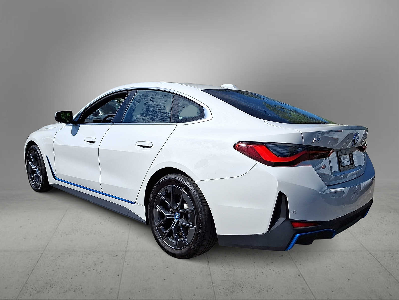 Thumbnail: 2023 BMW i4 - 5