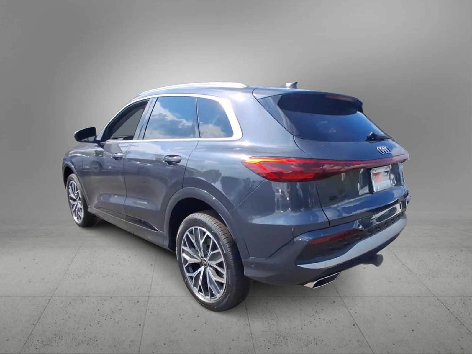 Thumbnail: 2025 Audi Q5 - 6