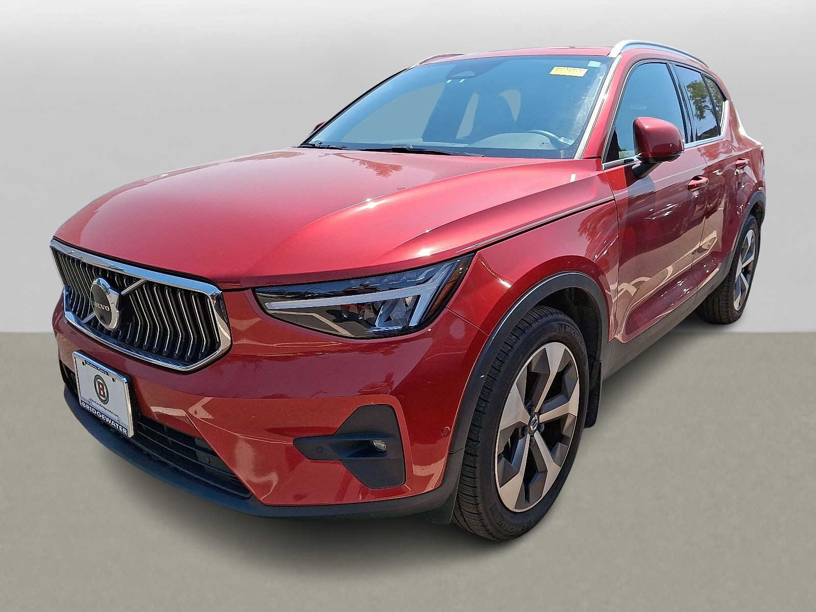 Thumbnail: 2023 Volvo XC40 - 1