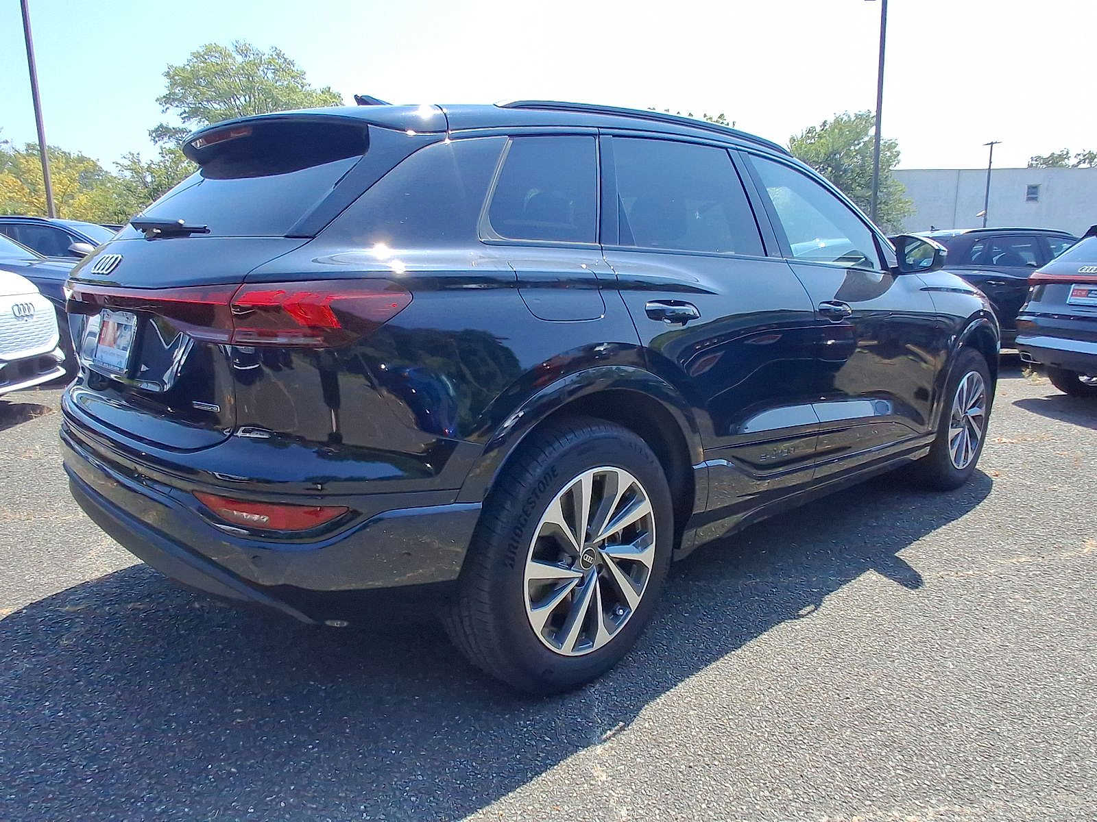 Thumbnail: 2025 Audi Q6 e-tron - 12