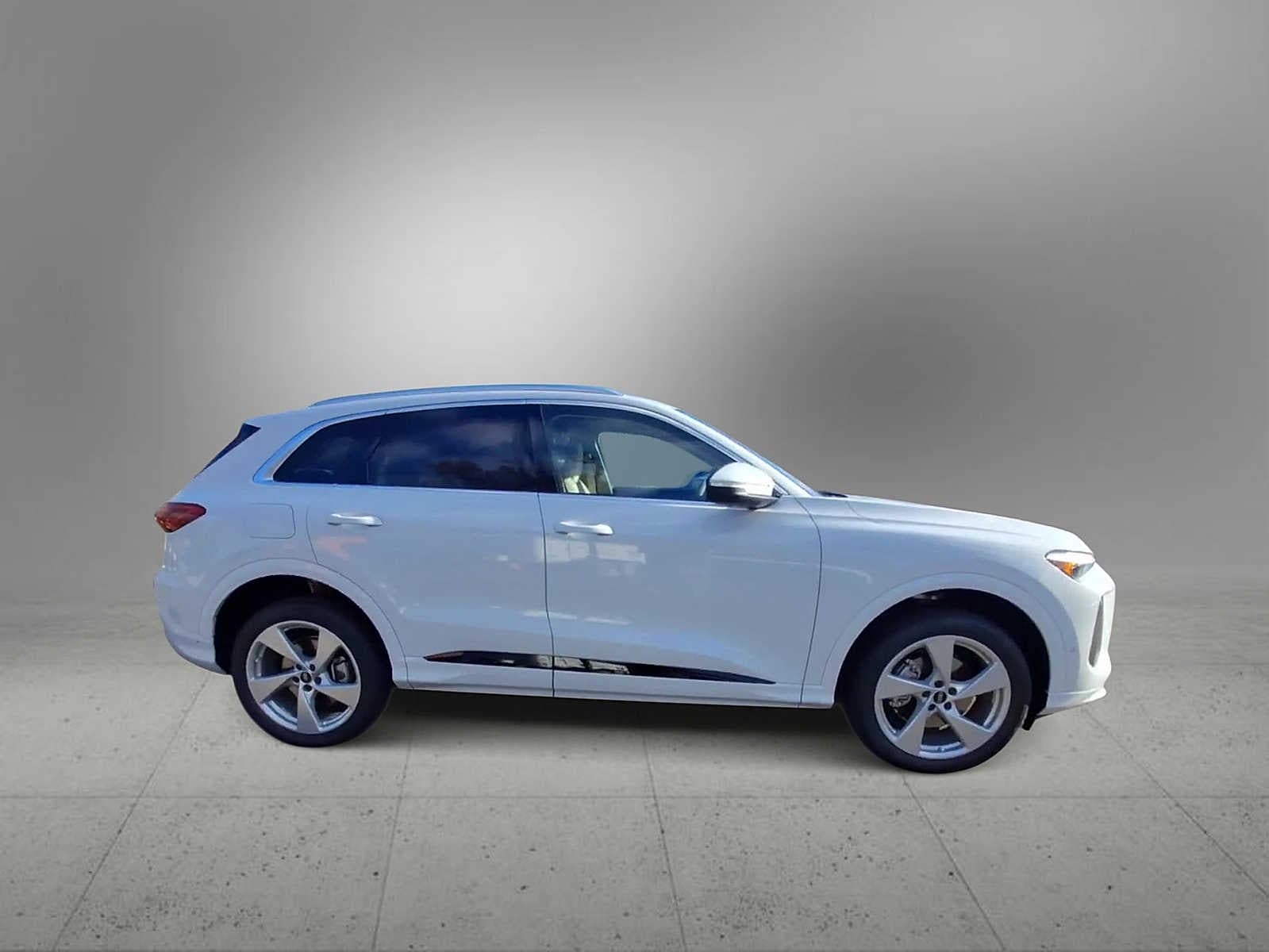 Thumbnail: 2025 Audi Q5 - 9