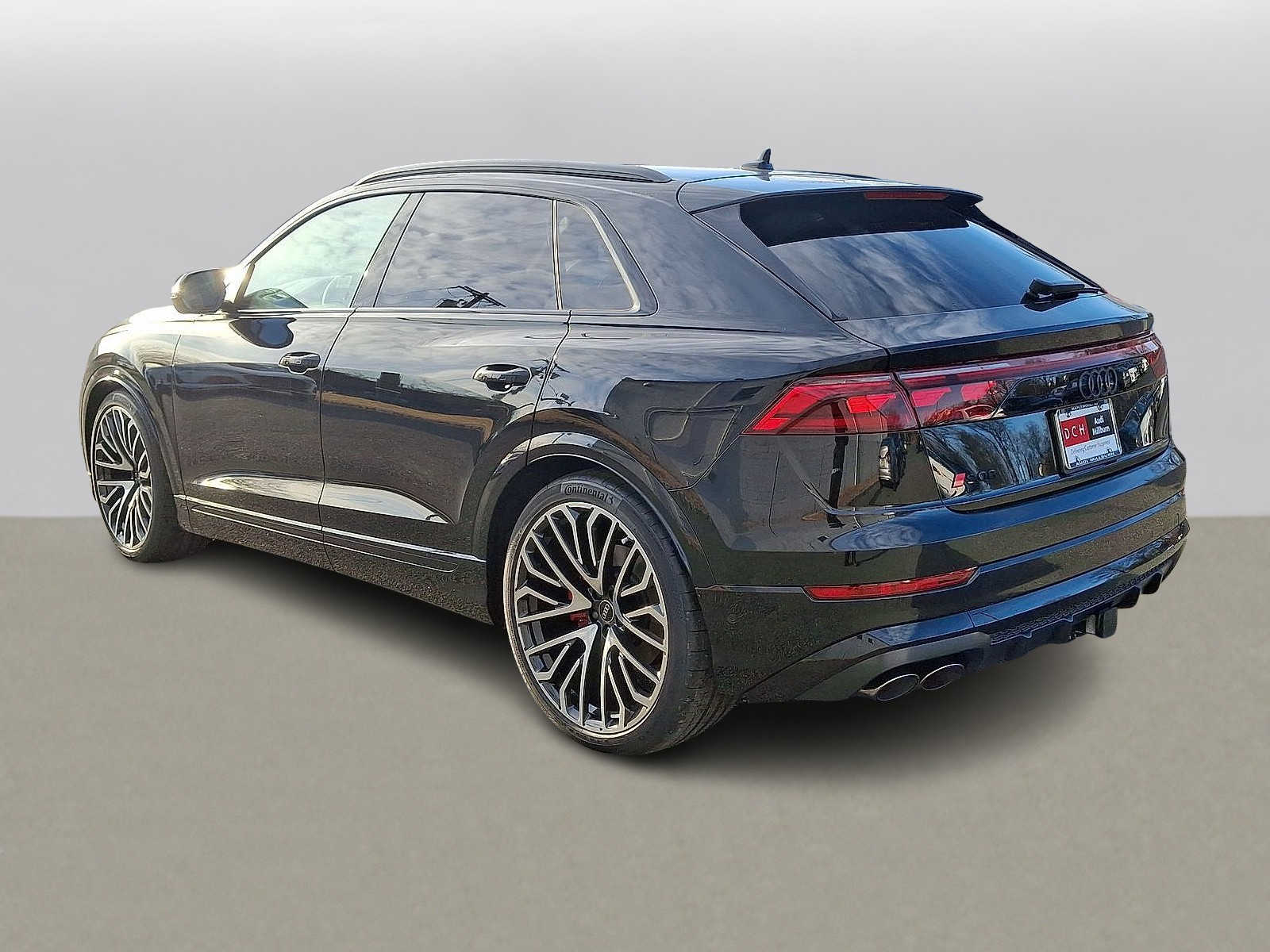 Thumbnail: 2026 Audi SQ8 - 12