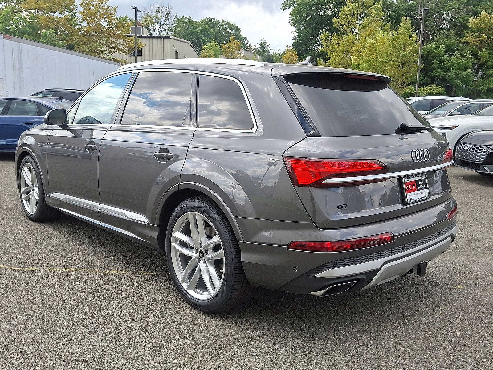 Thumbnail: 2025 Audi Q7 - 11