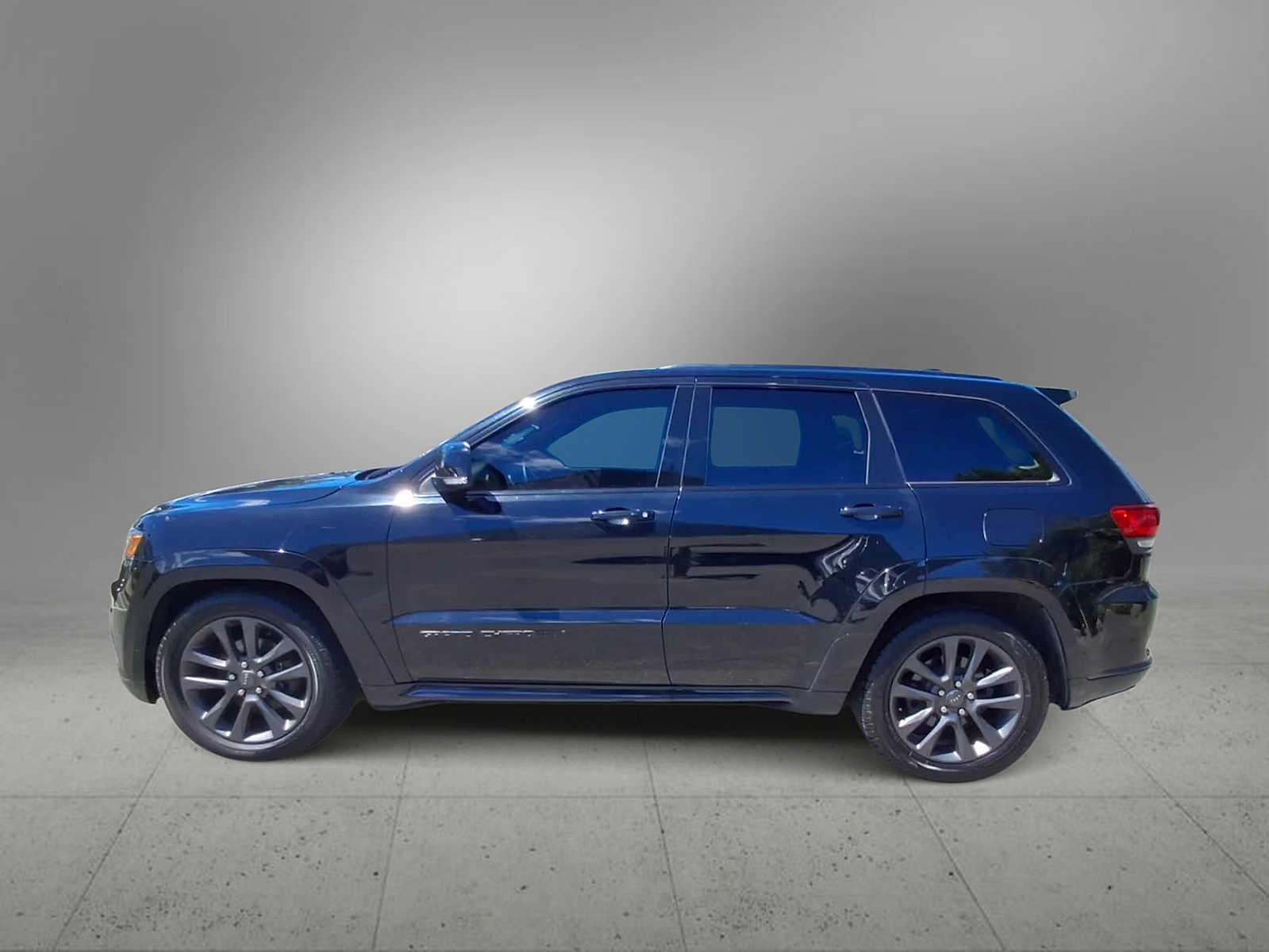 Thumbnail: 2018 Jeep Grand Cherokee - 5