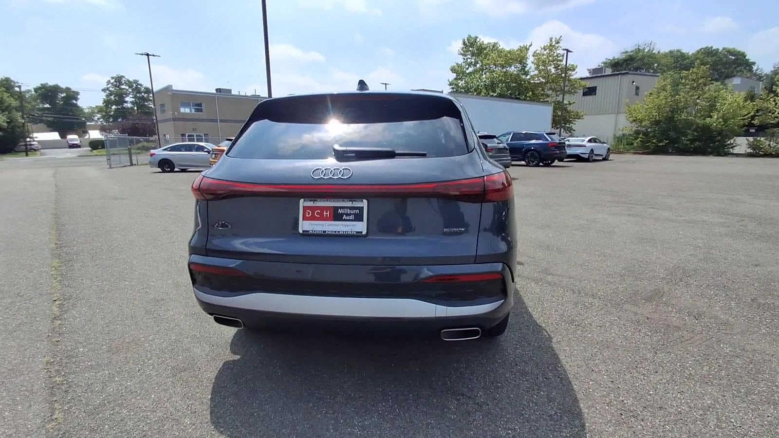 Thumbnail: 2025 Audi Q5 - 7