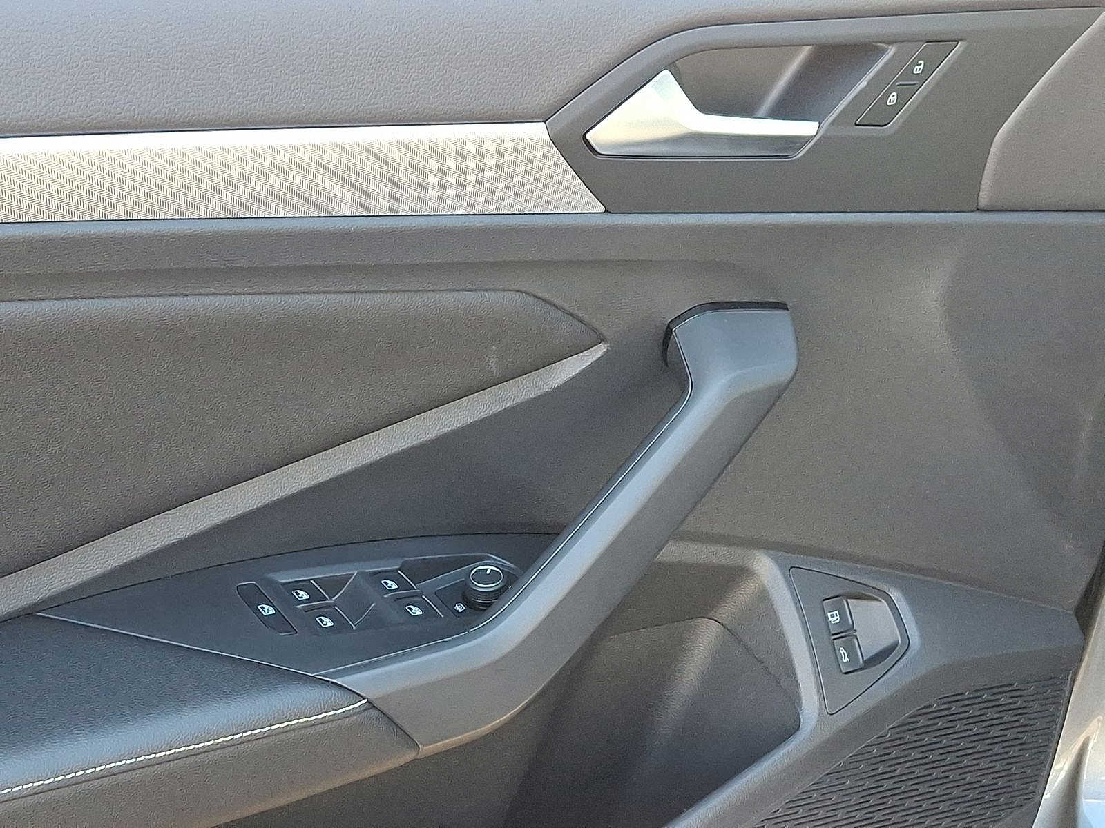 Thumbnail: 2022 Volkswagen Jetta - 10